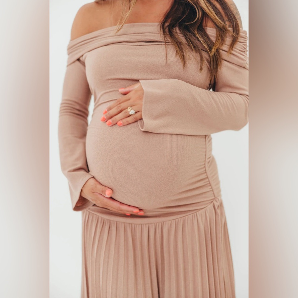 Worth Collective Lennox Long Sleeve Maxi Dress in Taupe - Bump Friendly NWT - Picture 6 of 15